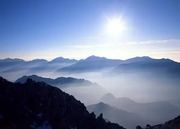 夏天去哪里避暑_夏天避暑去哪_夏天避暑景点